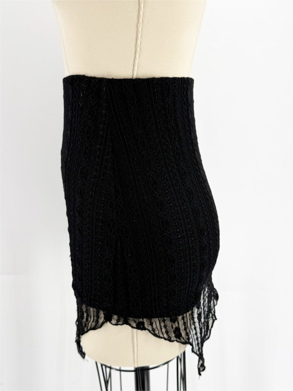 Princess Polly Lacy Overlay Stretch Lace Asymmetrical Mini Skirt Black 4 - Picture 4 of 8